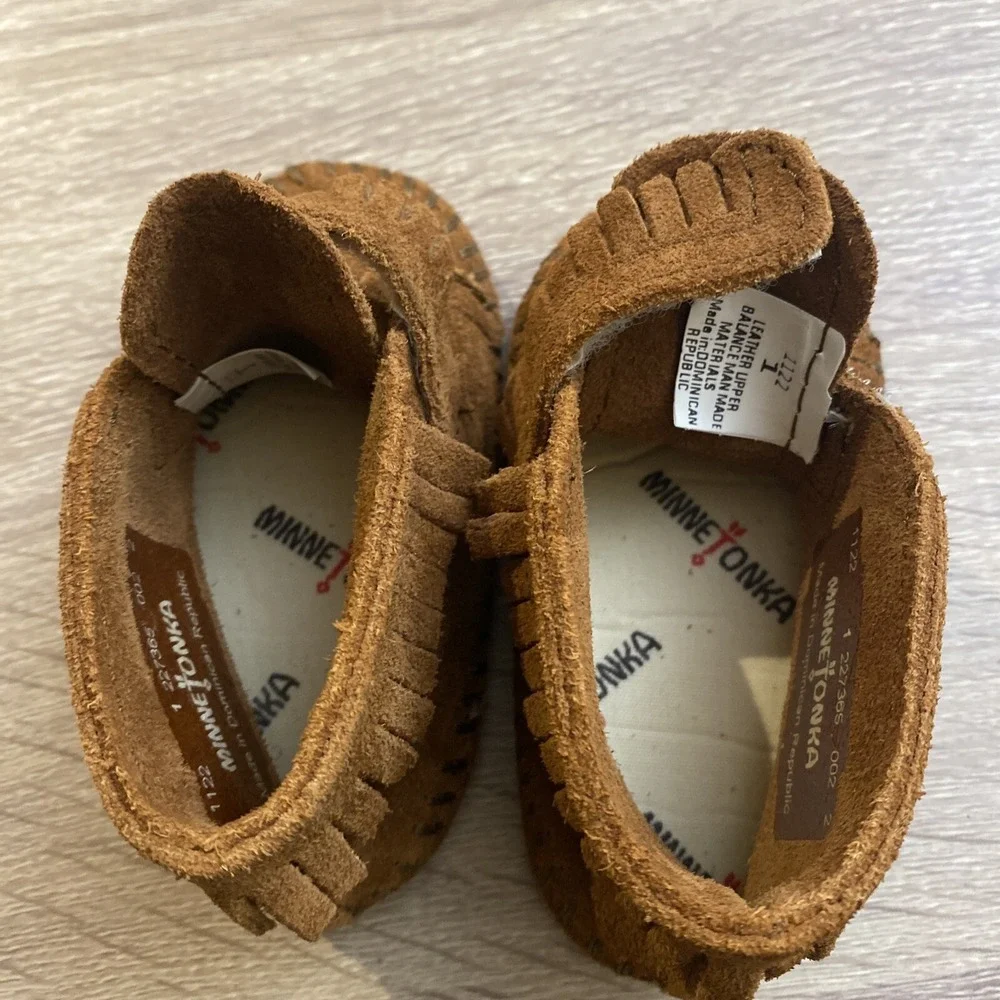 Minnetonka Youth Suede Leather Soft Sole Moccasin Boot Toddler Baby Size 1 EUC